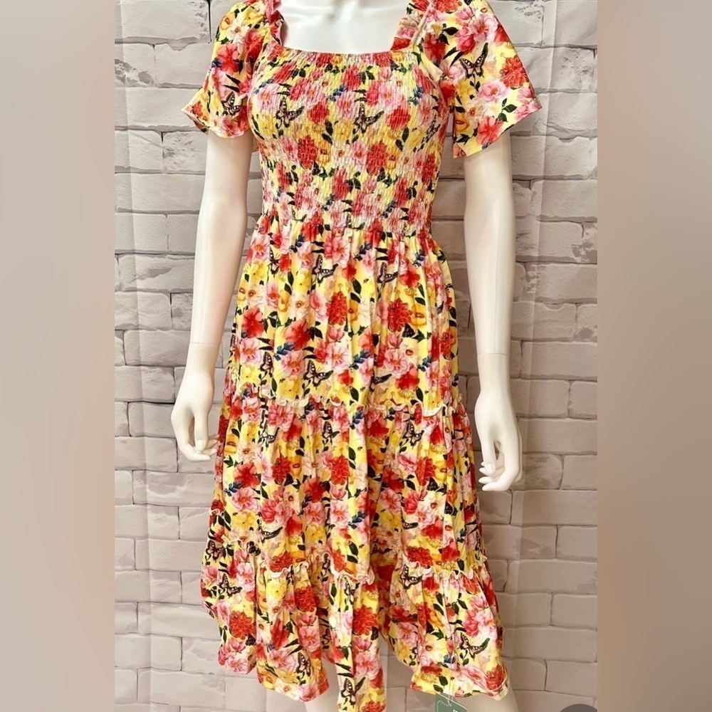 Laree & Co Hartley Ruffle Smocked Tiered Dress size small New with Tag NWT